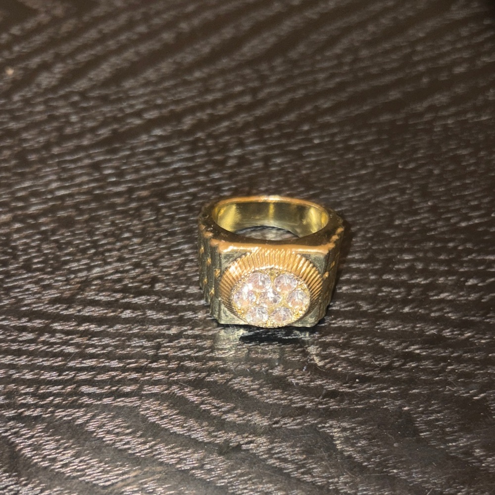 Gold crystallized ring